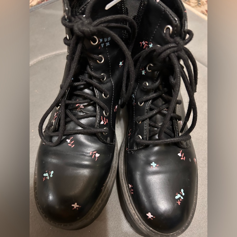 Girl boots